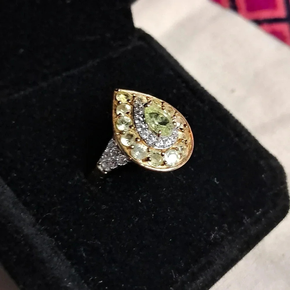 *RARE* Yellow-Green Chrysoberyl & Zircon Double Halo Ring. - Picture 4 of 11